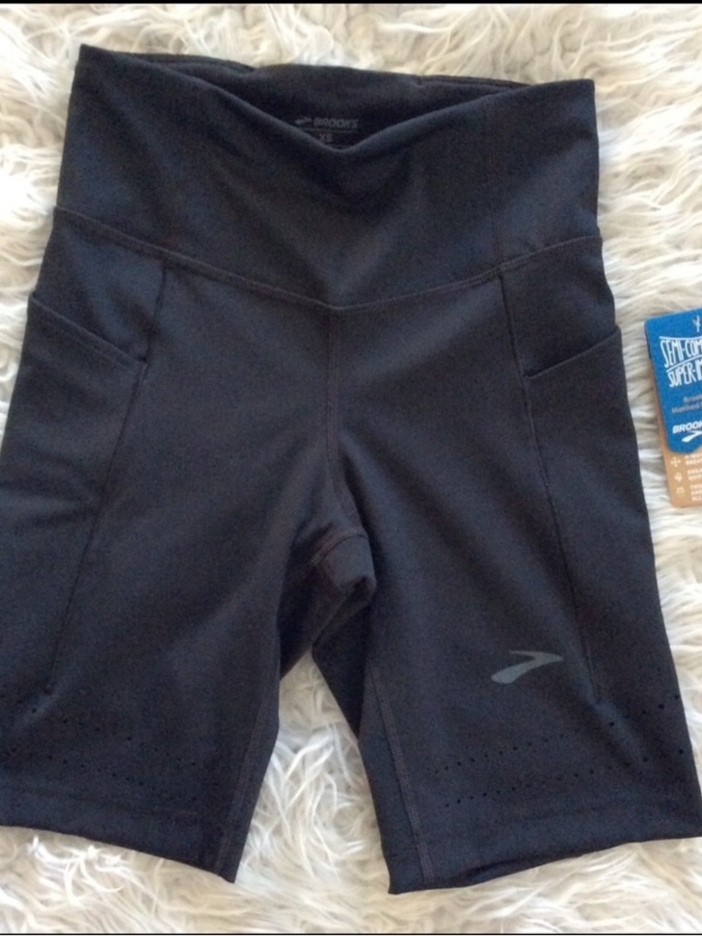 NWT Brooks Method 8” Short Tight - Picture 2 of 12